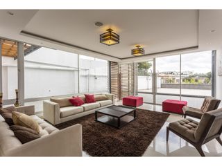 Foto 3 de Campo Alegre, Mansión, 1000 m2, 4 habitaciones, 7 baños, 5 parqueaderos