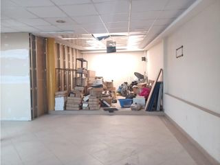 Foto 13 de Mariana de Jesús, Local, 555 m2, 18 ambientes, 6 baños, 4 parqueaderos