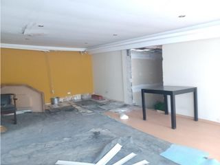 Foto 10 de Mariana de Jesús, Local, 555 m2, 18 ambientes, 6 baños, 4 parqueaderos