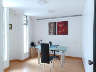 Foto 6 de Mariana de Jesús, Oficina, 15 m2, 1 ambiente, baños comunales