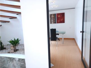 Foto 13 de Mariana de Jesús, Oficina, 15 m2, 1 ambiente, baños comunales