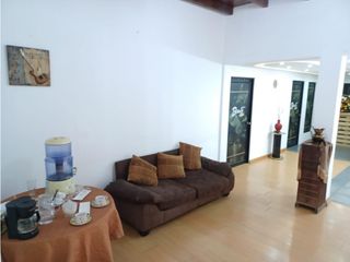 Foto 9 de Mariana de Jesús, Oficina, 25 m2, 1 ambiente, baños compartidos