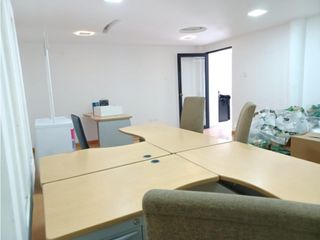Foto 3 de Mariana de Jesús, Oficina, 25 m2, 1 ambiente, baños compartidos