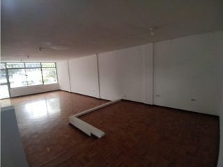Foto 4 de Real Audiencia , Oficina, 90 m2, 5 ambientes, 3 baños, 1 parqueadero