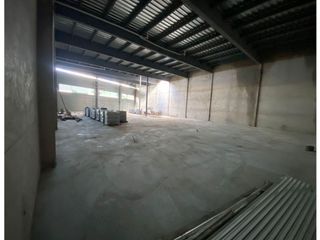 Foto 3 de Legarda, Galpón en renta, 800 m2, 1 ambiente, 1 baño, 7 parqueaderos