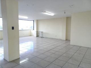 Quito Norte, oficina en renta, 180 m2, 3 ambientes, 2 baños, 1 parqueadero