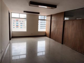 La Colón, Oficina en renta, 85 m2, 3 ambientes, 1 baño, 1 parqueadero