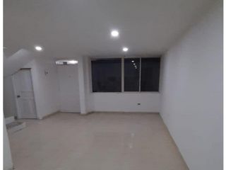 Nayón, Casa Comercial en renta, 270 m2, 15 ambientes, 6 baños, 2 parqueaderos