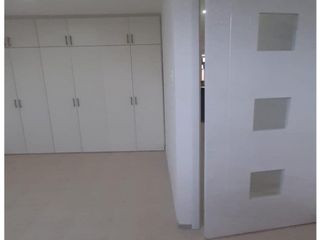 Nayón, Casa Comercial en renta, 270 m2, 15 ambientes, 6 baños, 2 parqueaderos