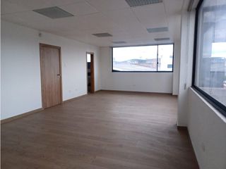 Mañosca, Oficina en renta, 60 m2, 2 ambientes, 2 baños, 1 parqueadero