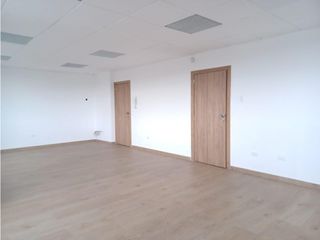 Foto 11 de Mañosca, Oficina en renta, 60 m2, 2 ambientes, 2 baños, 1 parqueadero