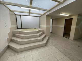 Foto 14 de República de El Salvador, Local en renta, 100 m2, 4 ambientes, 3 baños, 1 parqueadero