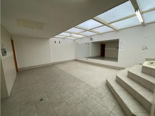 Foto 23 de República de El Salvador, Local en renta, 100 m2, 4 ambientes, 3 baños, 1 parqueadero