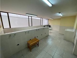 Foto 3 de República de El Salvador, Local en renta, 100 m2, 4 ambientes, 3 baños, 1 parqueadero