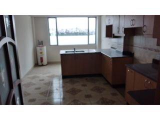 Foto 5 de Parque Bicentenario, Oficina en renta, 170 m2, 4 ambientes, 3 baños, 2 parqueaderos