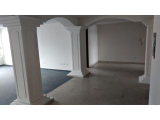 Foto 9 de Parque Bicentenario, Oficina en renta, 170 m2, 4 ambientes, 3 baños, 2 parqueaderos