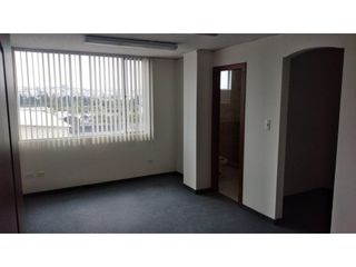 Foto 12 de Parque Bicentenario, Oficina en renta, 170 m2, 4 ambientes, 3 baños, 2 parqueaderos