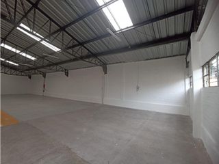 Foto 3 de El Condado, Galpón en renta, 322 m2, 2 ambientes, 1 baño, 1 parqueadero