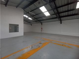 Foto 7 de El Condado, Galpón en renta, 322 m2, 2 ambientes, 1 baño, 1 parqueadero