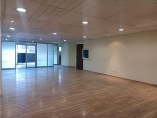 La Mariscal, Oficina en renta, 142 m2, 3 ambientes, 2 baños, 1 parqueadero