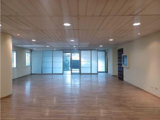 La Mariscal, Oficina en renta, 142 m2, 3 ambientes, 2 baños, 1 parqueadero