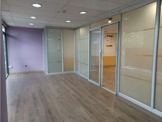 La Mariscal, Oficina en renta, 142 m2, 3 ambientes, 2 baños, 1 parqueadero