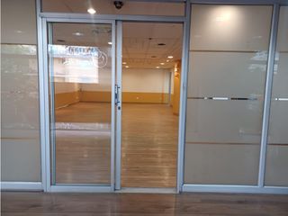 La Mariscal, Oficina en renta, 142 m2, 3 ambientes, 2 baños, 1 parqueadero