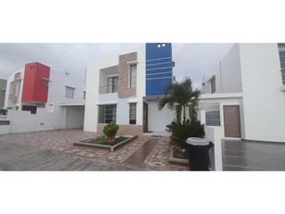 Foto 1 de Manta, Casa en renta, 170 m2, 4 habitaciones, 4 baños, 3 parqueaderos