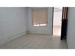 Foto 3 de La Kennedy, bodega en renta, 175 m2, 5 ambientes, 2 baños, 1 parqueadero