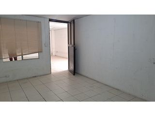 Foto 4 de La Kennedy, bodega en renta, 175 m2, 5 ambientes, 2 baños, 1 parqueadero