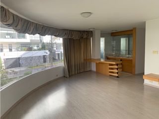 Gonzalez Suarez, Departamento en renta, 307 m2, 3 habitaciones, 4 baños, 2 parqueaderos