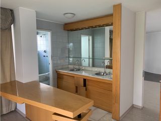 Gonzalez Suarez, Departamento en renta, 307 m2, 3 habitaciones, 4 baños, 2 parqueaderos