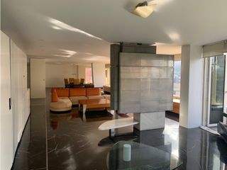 Gonzalez Suarez, Departamento en renta, 307 m2, 3 habitaciones, 4 baños, 2 parqueaderos