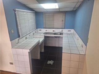 Foto 2 de Mariana de Jesús, Oficina en renta, 76 m2, 3 ambientes, 1 baño, 1 parqueader