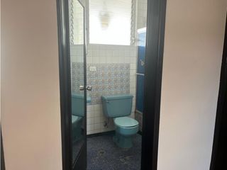 Foto 10 de Rumipamba, Oficina en renta, 220 m2, 7 ambientes, 4 baños, 1 parqueadero