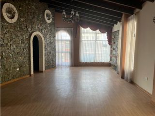 Foto 1 de Rumipamba, Oficina en renta, 220 m2, 7 ambientes, 4 baños, 1 parqueadero