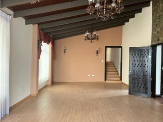 Foto 5 de Rumipamba, Oficina en renta, 220 m2, 7 ambientes, 4 baños, 1 parqueadero