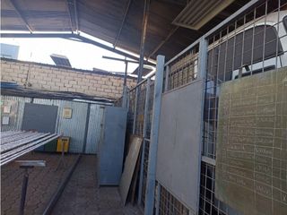 Foto 4 de Solca, Bodega en renta, 2 ambientes, 1 baño, 3 parqueaderos