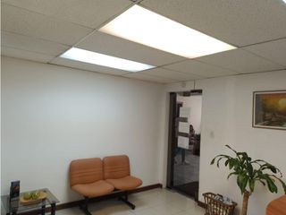 Foto 4 de La Pradera, Oficina en  renta, 200 m2, 6 ambientes, 2 baños, 2 parqueaderos