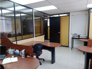 Foto 1 de La Pradera, Oficina en  renta, 200 m2, 6 ambientes, 2 baños, 2 parqueaderos
