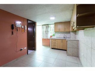 San Isidro del Inca, Casa rentera en venta, 296 m2, 5 departamentos, 2 locales, 1 parqueadero