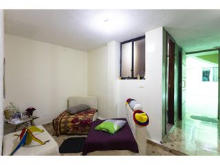 San Isidro del Inca, Casa rentera en venta, 296 m2, 5 departamentos, 2 locales, 1 parqueadero