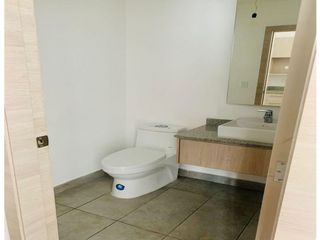 Mariana de Jesús, Oficina en renta, 49 m2, 1 ambiente, 1 baño, 1 parqueadero