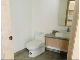 Foto 8 de Mariana de Jesús, Oficina en renta, 49 m2, 1 ambiente, 1 baño, 1 parqueadero