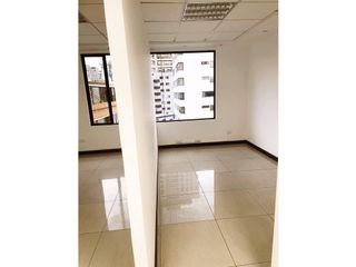 Foto 14 de Rumipamba, Oficina en renta, 57 m2, 2 ambientes, 2 baños, 2 parqueaderos