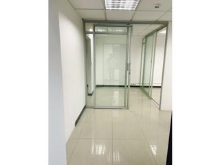 Foto 4 de Rumipamba, Oficina en renta, 57 m2, 2 ambientes, 2 baños, 2 parqueaderos