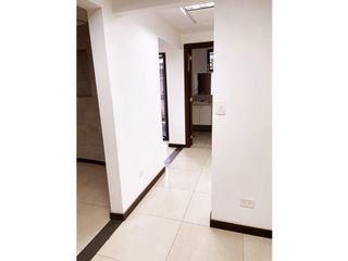 Foto 2 de Rumipamba, Oficina en renta, 57 m2, 2 ambientes, 2 baños, 2 parqueaderos