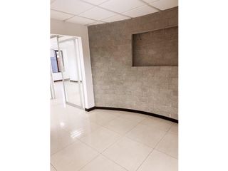 Foto 7 de Rumipamba, Oficina en renta, 57 m2, 2 ambientes, 2 baños, 2 parqueaderos