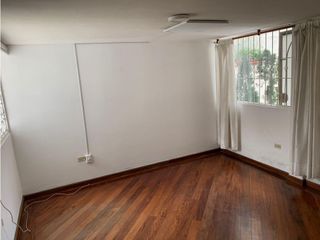 Foto 15 de La Carolina, Oficina en renta, 250 m2, 10 ambientes, 5 baños, 3 parqueaderos