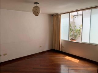 Foto 9 de La Carolina, Oficina en renta, 250 m2, 10 ambientes, 5 baños, 3 parqueaderos